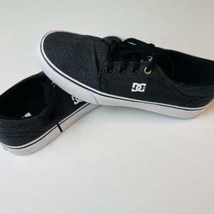 DC Women's Classic Trase TX Low Top Lace Up Black Skate Shoes Size 5.5